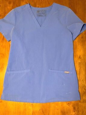 Figs V-neck Scrub Top in Periwinkle S